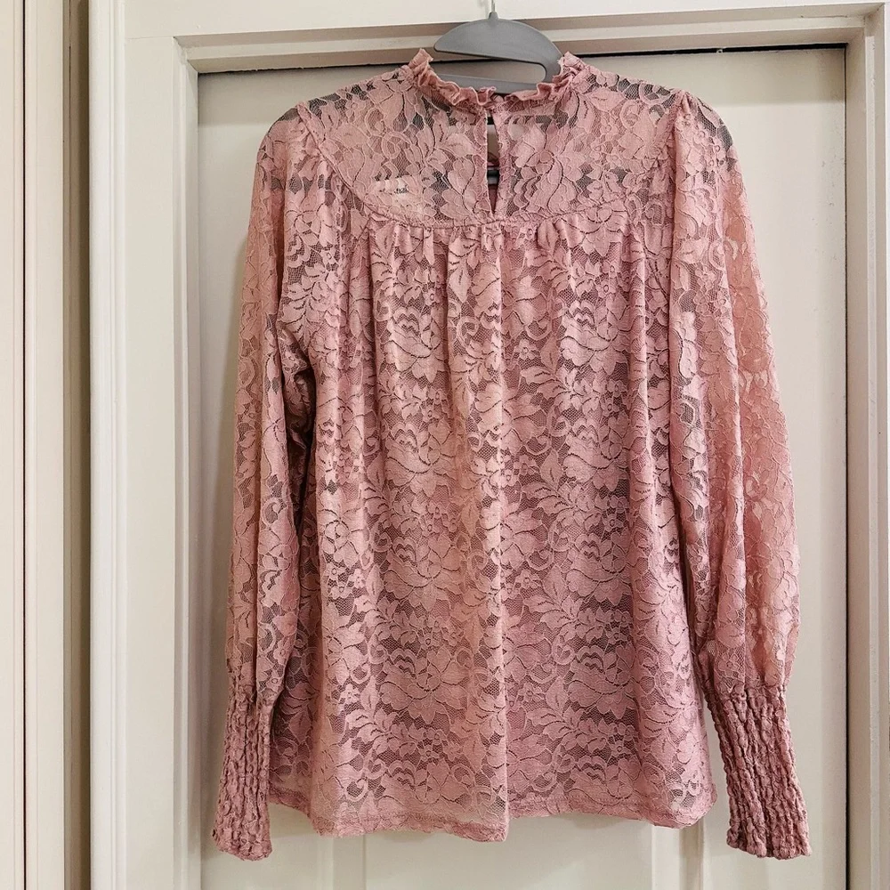 Cable & Gauge Pink Lace Women's Top - Picture 3 of 5